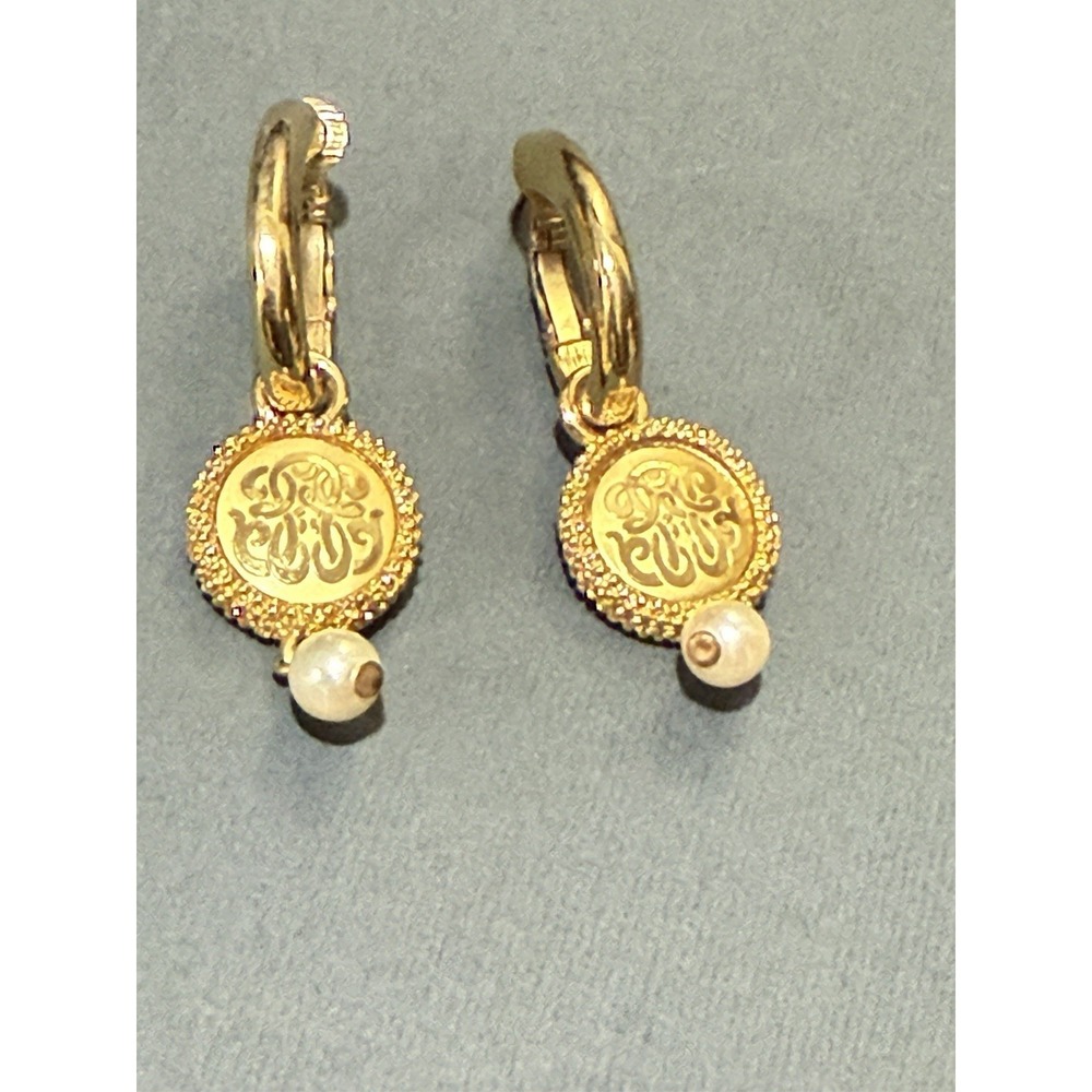 Gold Tone Medallion  Drop Earrings Imitation Pearl Dangle Leverback